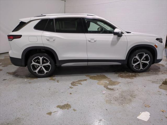 Photo of 2025 Pure White Volkswagen Tiguan