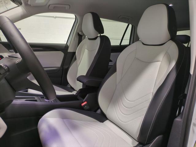 Photo of 2025 Pure White Volkswagen Tiguan