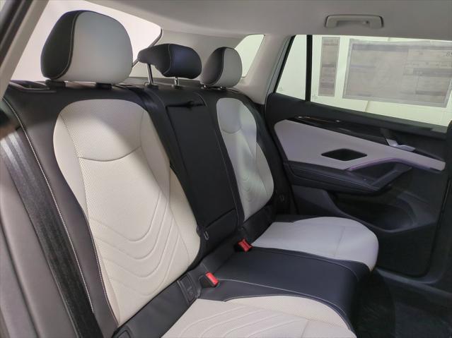 Photo of 2025 Pure White Volkswagen Tiguan