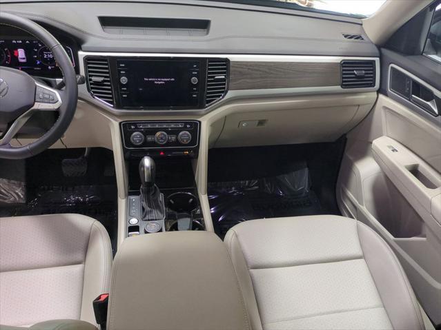 Photo of 2023 Deep Black Pearl Volkswagen Atlas