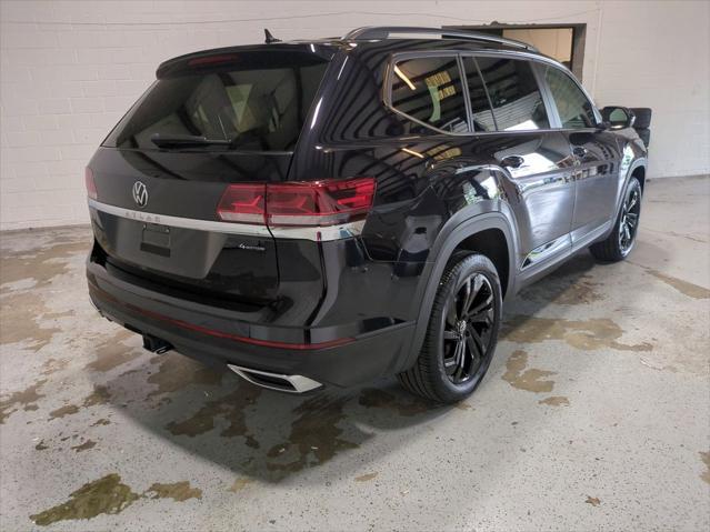 Photo of 2023 Deep Black Pearl Volkswagen Atlas