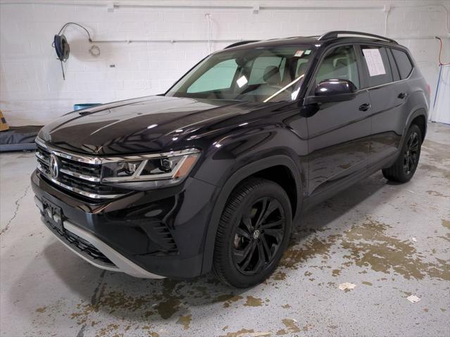 Photo of 2023 Deep Black Pearl Volkswagen Atlas
