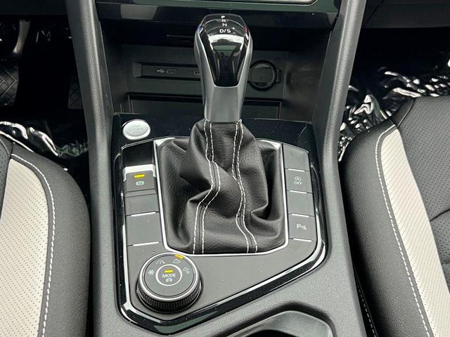 Photo of 2025 Platinum Volkswagen Taos