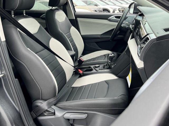 Photo of 2025 Platinum Volkswagen Taos