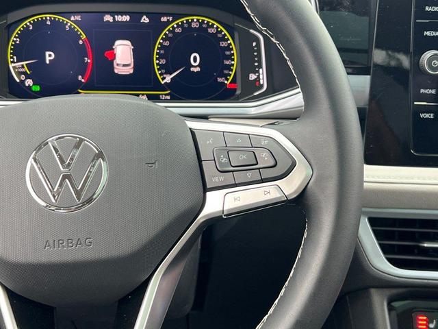 Photo of 2025 Platinum Volkswagen Taos