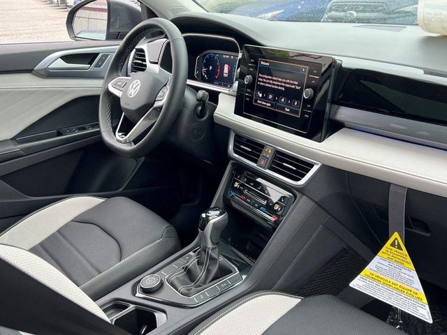Photo of 2025 Platinum Volkswagen Taos