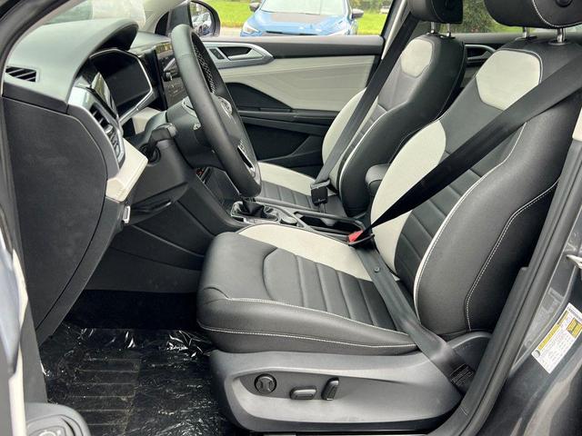 Photo of 2025 Platinum Volkswagen Taos