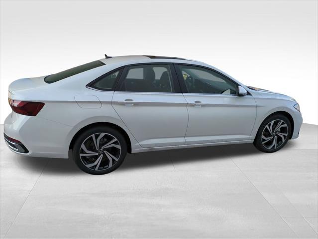 Photo of 2025 White Pearl Volkswagen Jetta