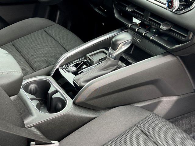 Photo of 2024 Summit White GMC Canyon