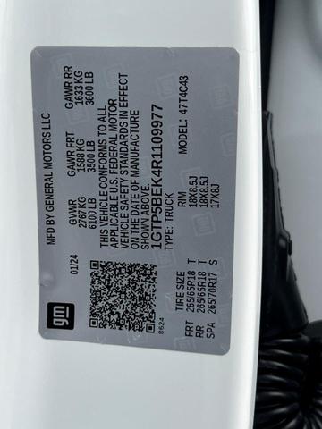 Photo of 2024 Summit White GMC Canyon
