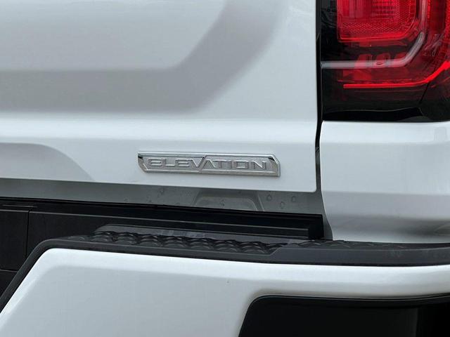 Photo of 2024 Summit White GMC Canyon