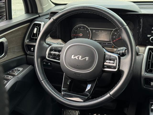 Photo of 2022 Wolf Gray Kia Sorento