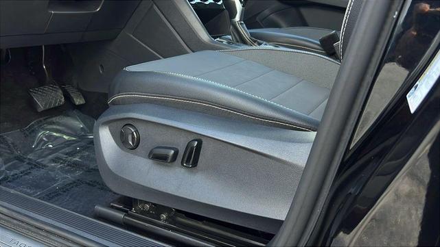 Photo of 2023 Deep Black Volkswagen Taos
