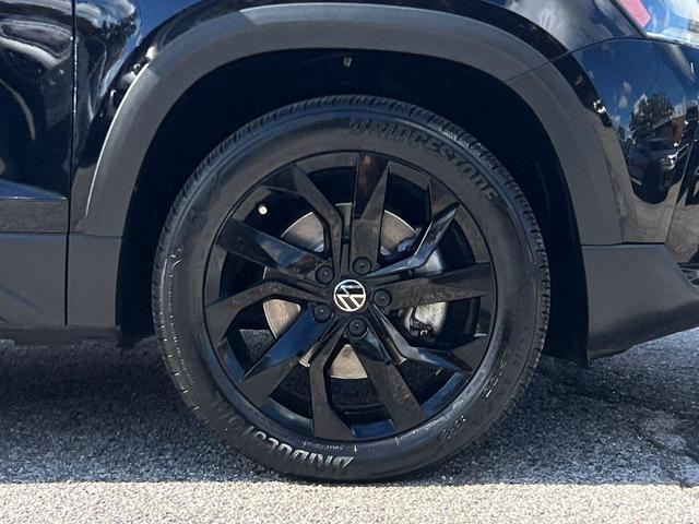 Photo of 2023 Deep Black Volkswagen Taos
