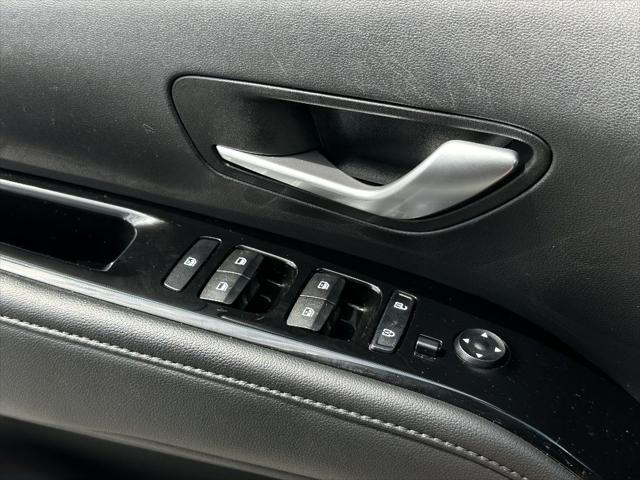 Photo of 2024 Hampton Gray Hyundai SANTA CRUZ