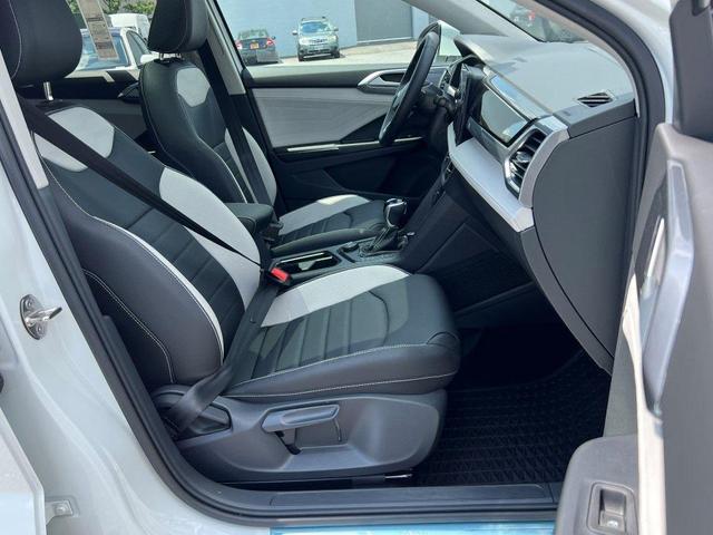 Photo of 2025 Pure White Volkswagen Taos