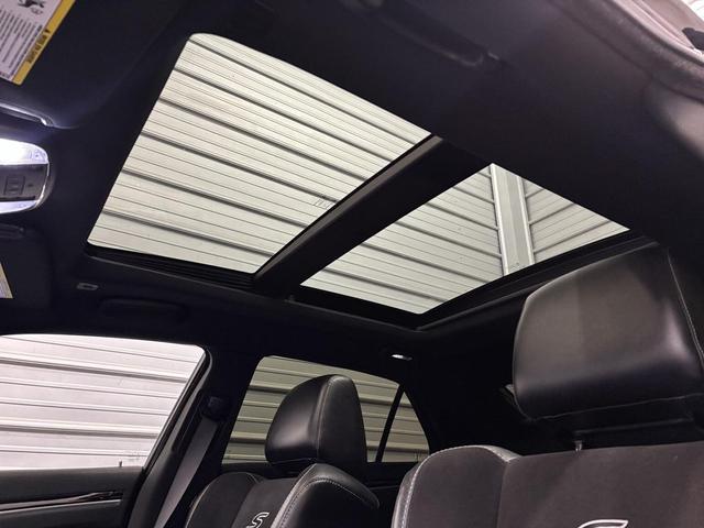 Photo of 2019 Gloss Black Chrysler 300