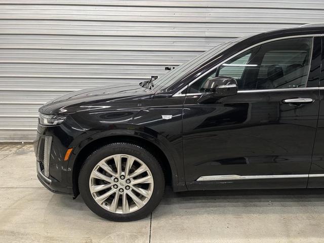 Photo of 2020 Stellar Black Metallic Cadillac XT6