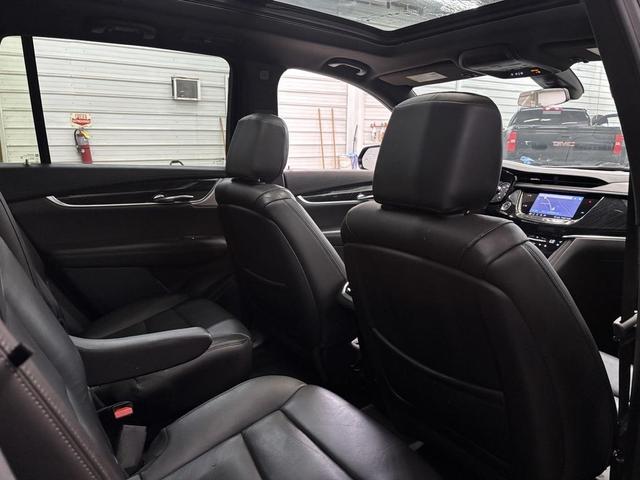 Photo of 2020 Stellar Black Metallic Cadillac XT6