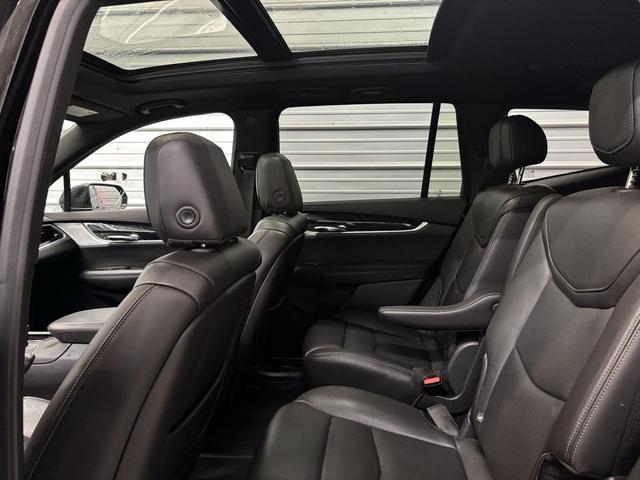 Photo of 2020 Stellar Black Metallic Cadillac XT6