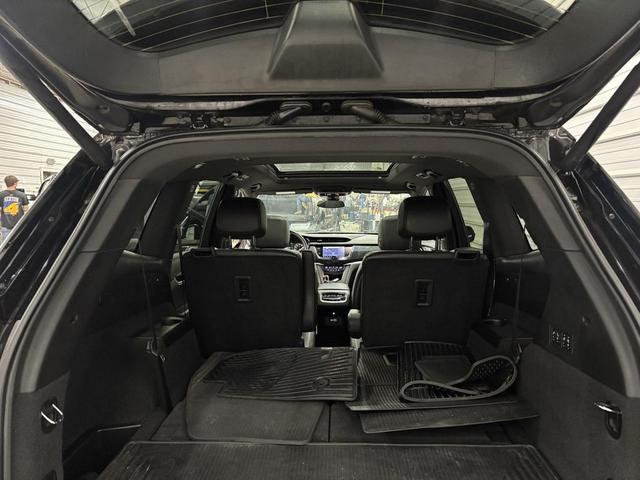 Photo of 2020 Stellar Black Metallic Cadillac XT6