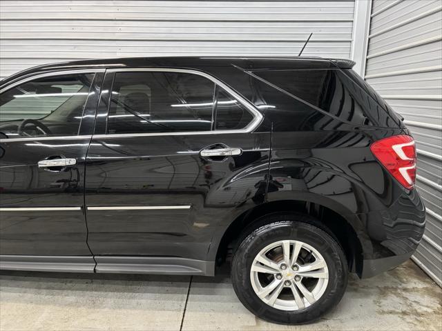 Photo of 2017 Black Chevrolet Equinox