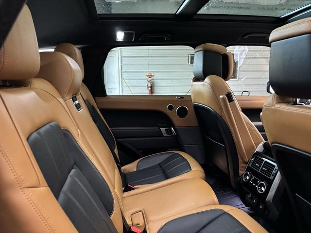 Photo of 2018 White Land Rover Range Rover Sport