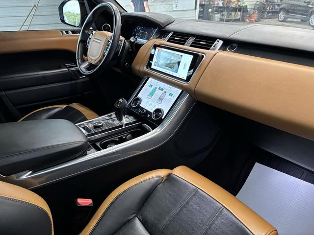 Photo of 2018 White Land Rover Range Rover Sport