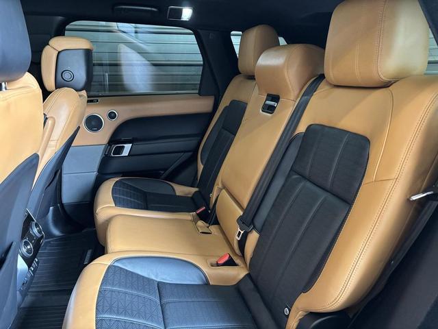 Photo of 2018 White Land Rover Range Rover Sport