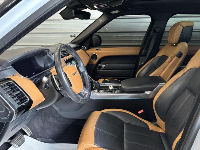 Photo of 2018 White Land Rover Range Rover Sport