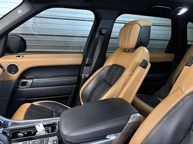 Photo of 2018 White Land Rover Range Rover Sport