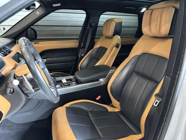 Photo of 2018 White Land Rover Range Rover Sport