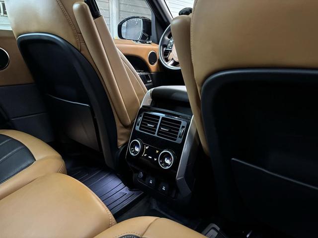 Photo of 2018 White Land Rover Range Rover Sport