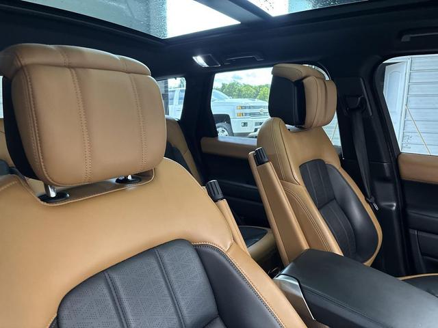 Photo of 2018 White Land Rover Range Rover Sport