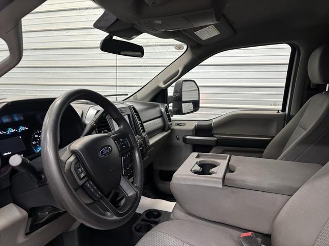 Photo of 2022 Oxford White Ford F-250