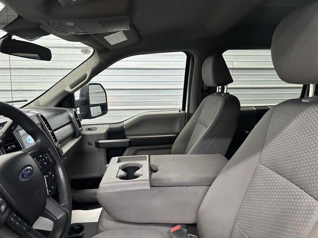 Photo of 2022 Oxford White Ford F-250