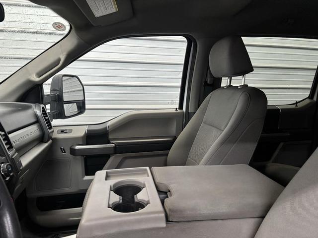 Photo of 2022 Oxford White Ford F-250