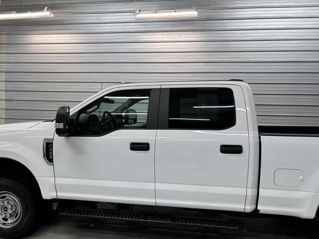 Photo of 2022 Oxford White Ford F-250