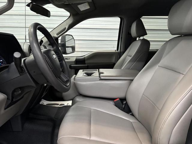 Photo of 2022 Oxford White Ford F-250