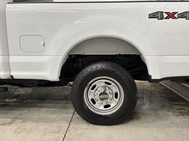 Photo of 2022 Oxford White Ford F-250