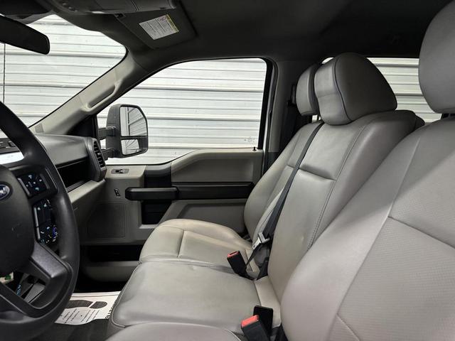 Photo of 2022 Oxford White Ford F-250