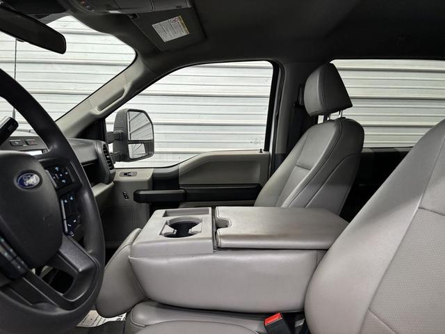 Photo of 2022 Oxford White Ford F-250