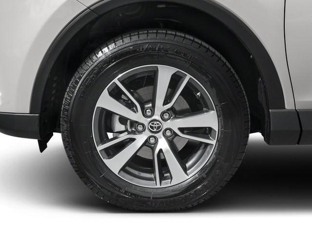 Photo of 2016 White Toyota RAV4