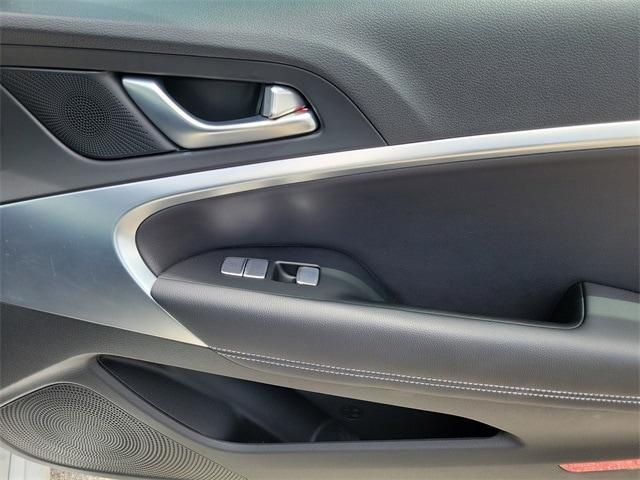 Photo of 2025 Alta White Genesis G70