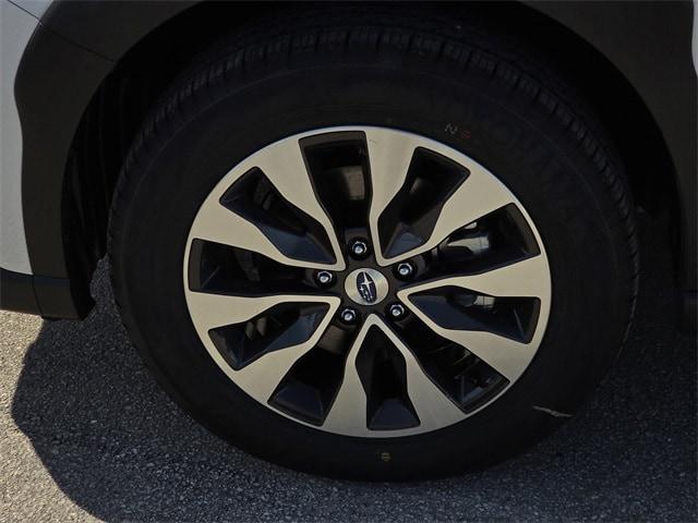 Photo of 2025 Crystal White Subaru Outback