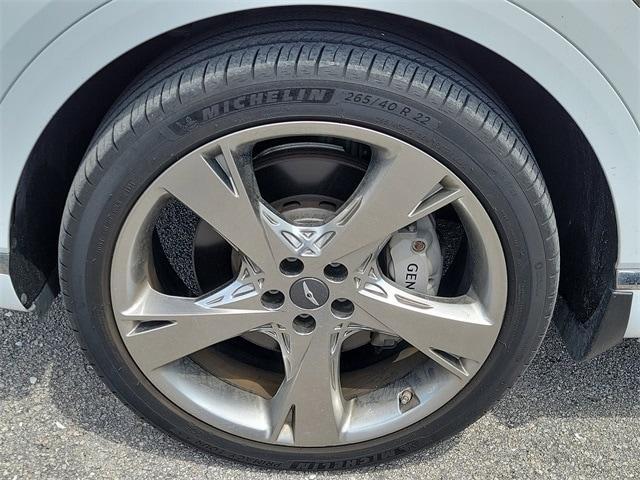 Photo of 2022 White Genesis GV80
