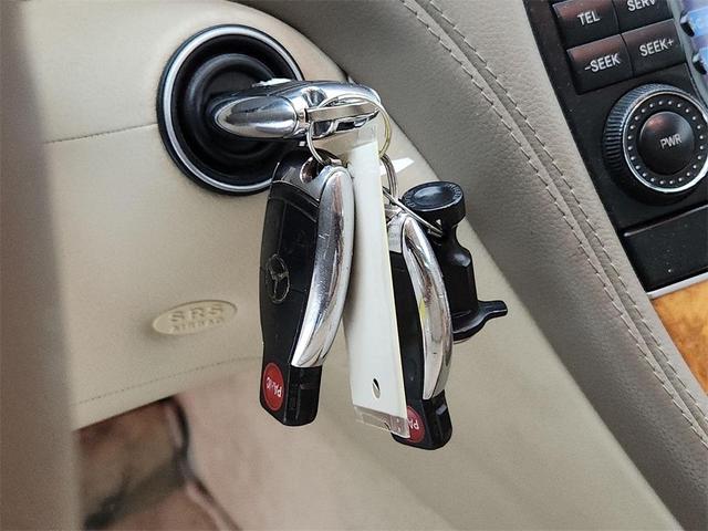 Photo of 2007 Gold Mercedes-Benz SL-Class