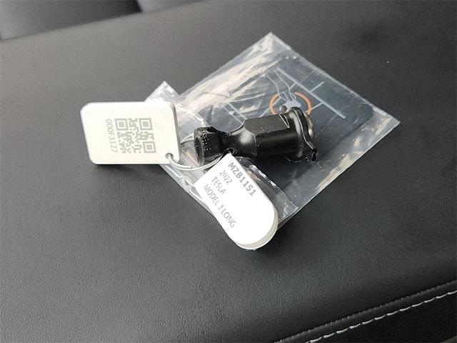 Photo of 2022 White Tesla Model 3