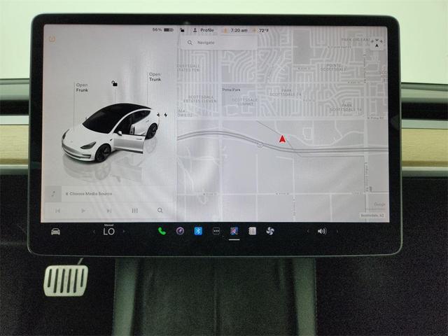 Photo of 2022 White Tesla Model 3