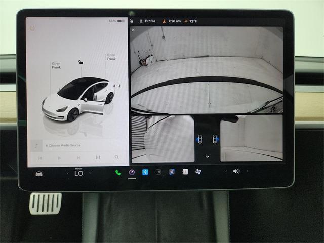 Photo of 2022 White Tesla Model 3
